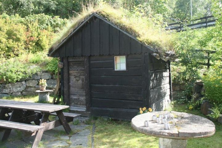 Ullensvang Gjesteheim Hostel Lofthus Exterior photo